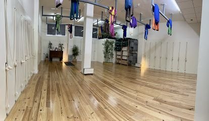 Yoga Aéreo Malaga ~ Yogāsana Estudio