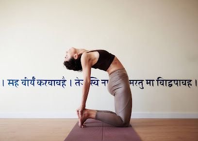 Yoga Mandiram Urquinaona - Tu Escuela de Yoga